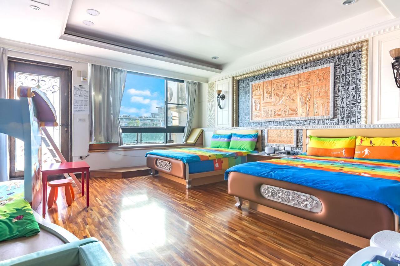 Haian Stay Riverside Bed And Breakfast Tainan Esterno foto