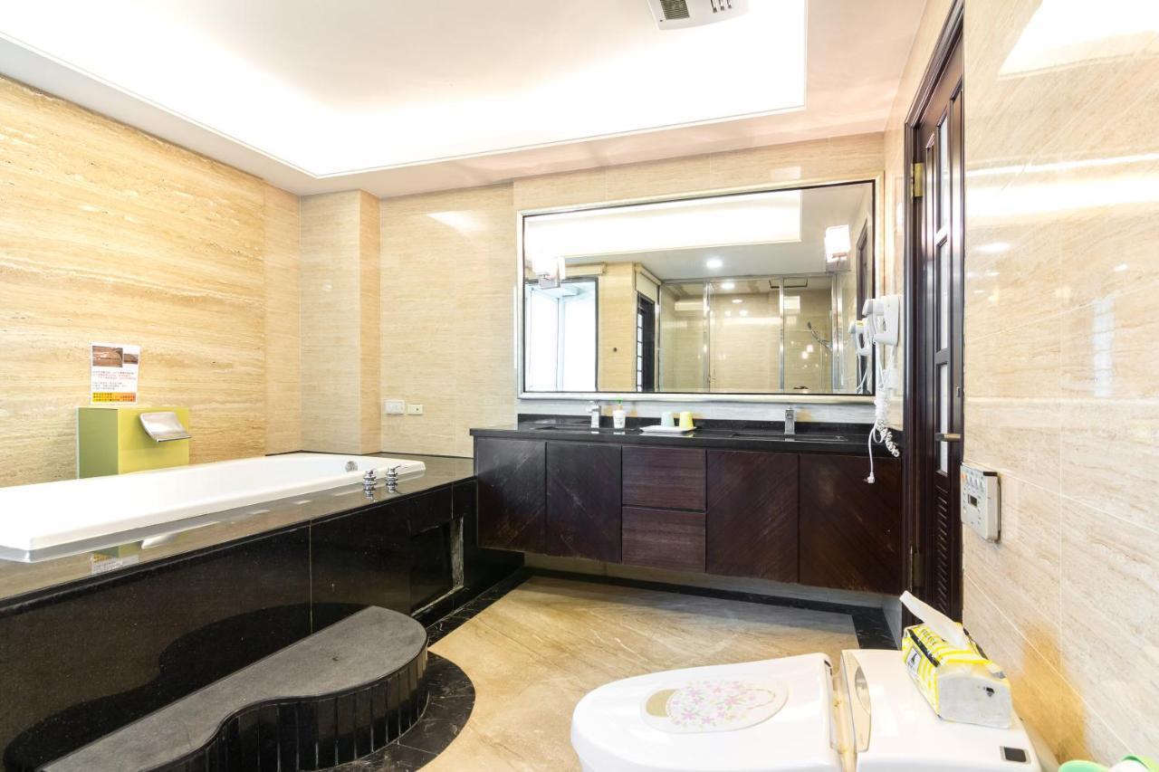Haian Stay Riverside Bed And Breakfast Tainan Esterno foto